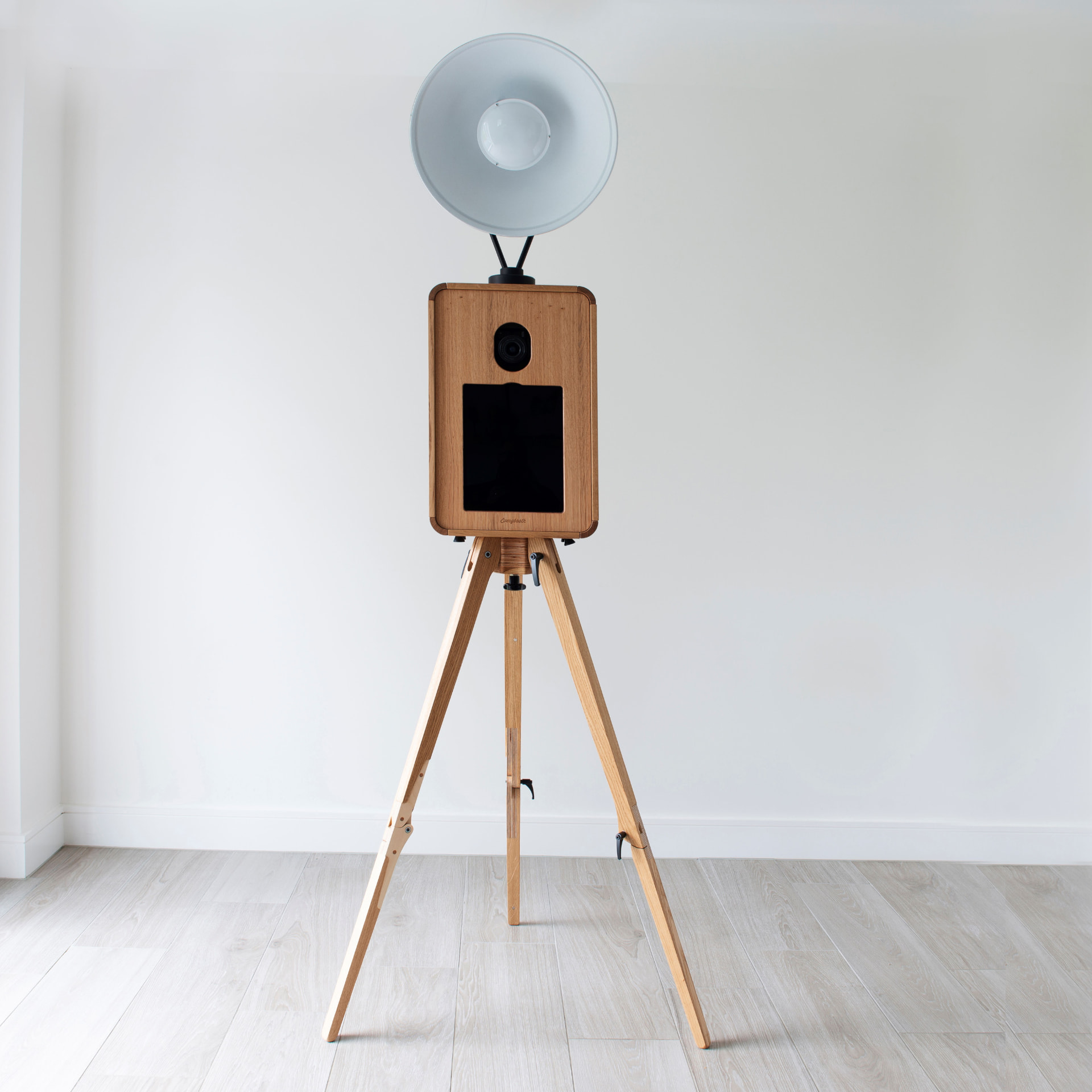 Fotoautomat med ringlampa på stativ